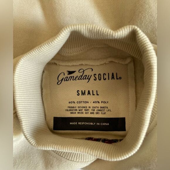 EUC Embroidered Arkansas mock turtleneck sweatshirt. - Picture 5 of 5